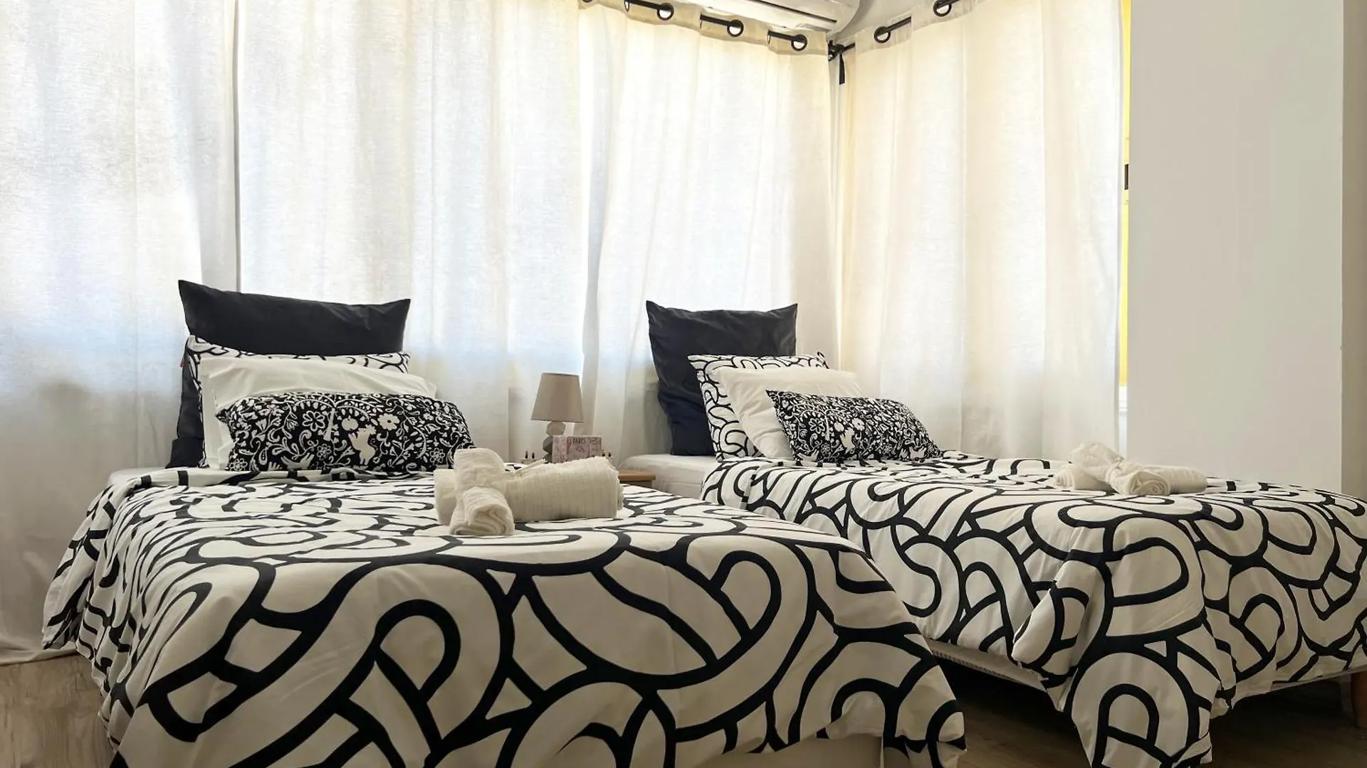 Albert'S Apartment Center 21 Larnaca