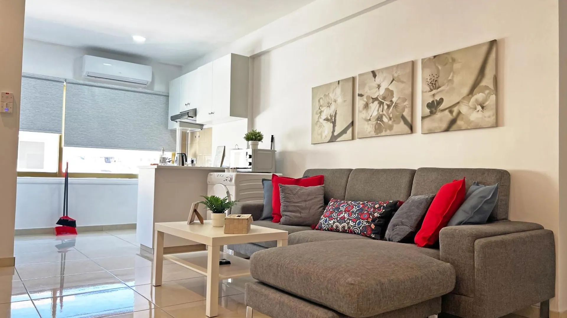 Albert'S Apartment Center 21 Larnaca
