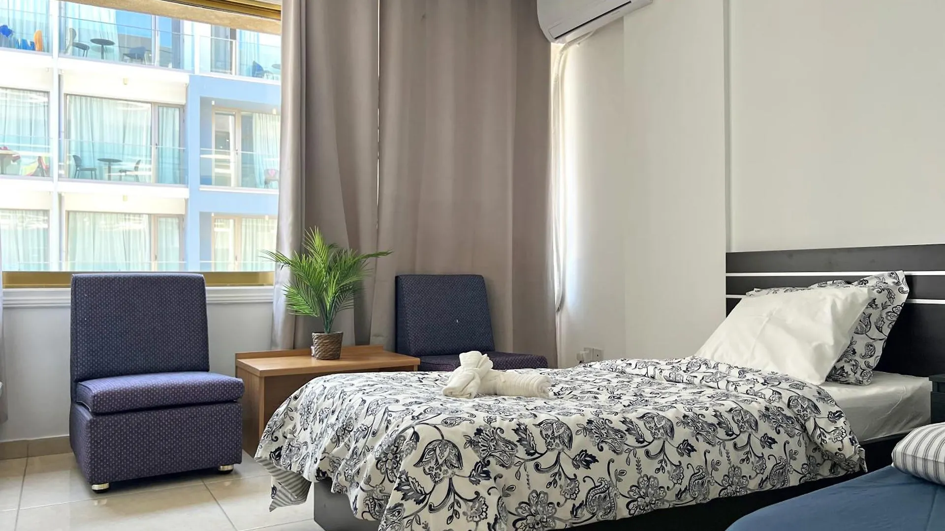 Albert'S Apartment Center 21 Larnaca